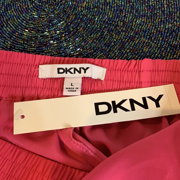 DKNY ! NEW whit tags, - Picture 1 of 6
